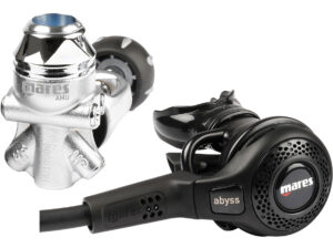 Mares Abyss 22 Navy II Regulator Review - 1st and 2nd stages